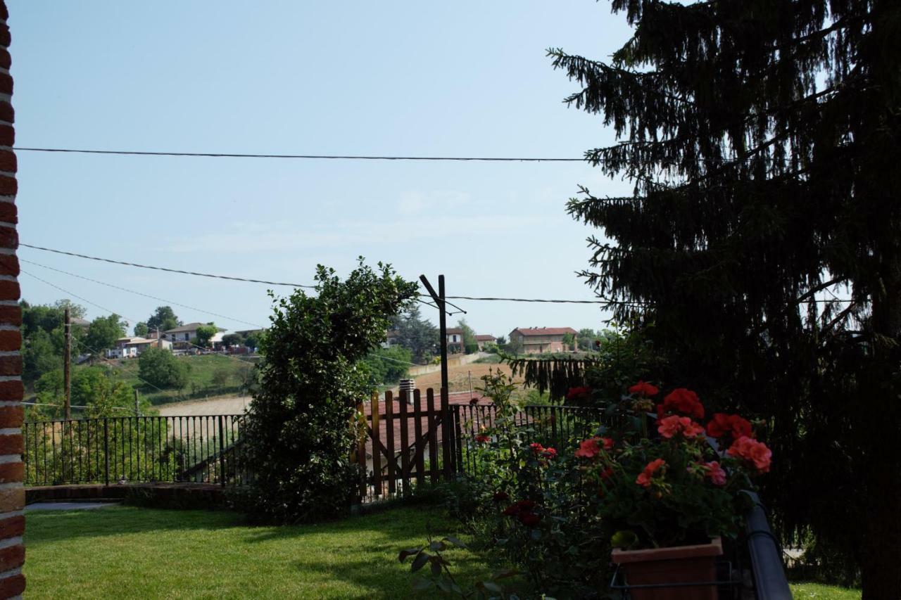 Villa Casa Dei Ciliegi CastellʼAlfero Exterior foto
