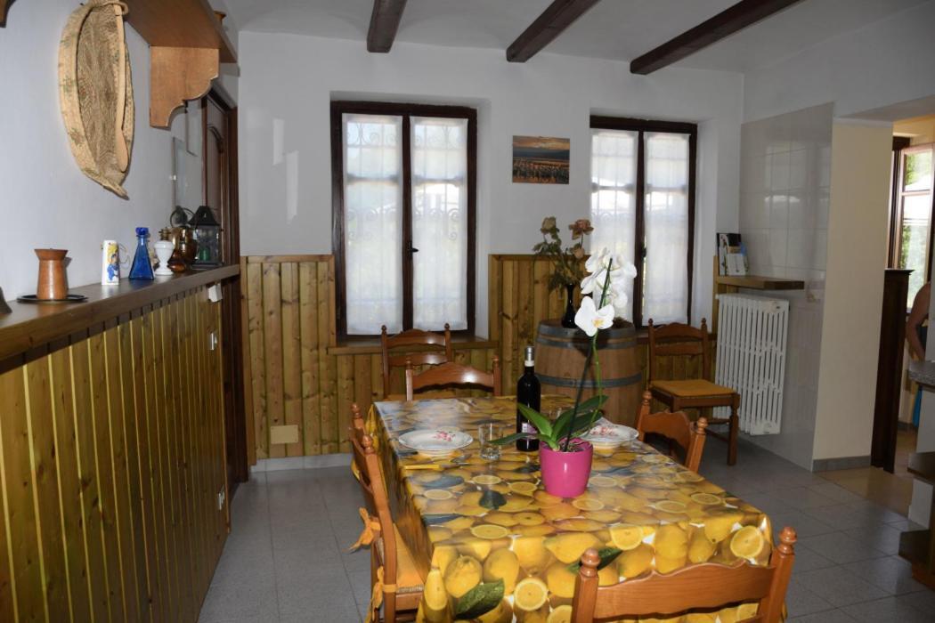 Villa Casa Dei Ciliegi CastellʼAlfero Exterior foto